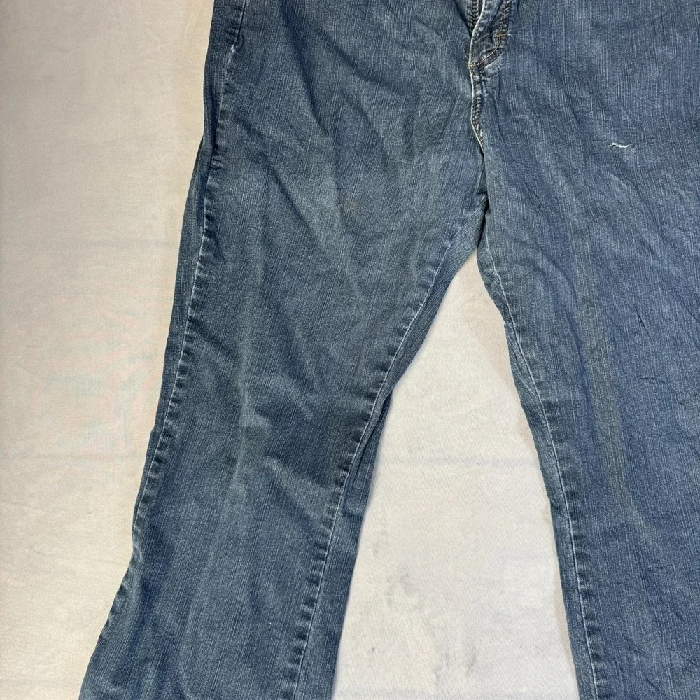 Lee Womens Bootcut Leg Jeans Blue Denim Lower On The Waist 5-Pocket Everyday